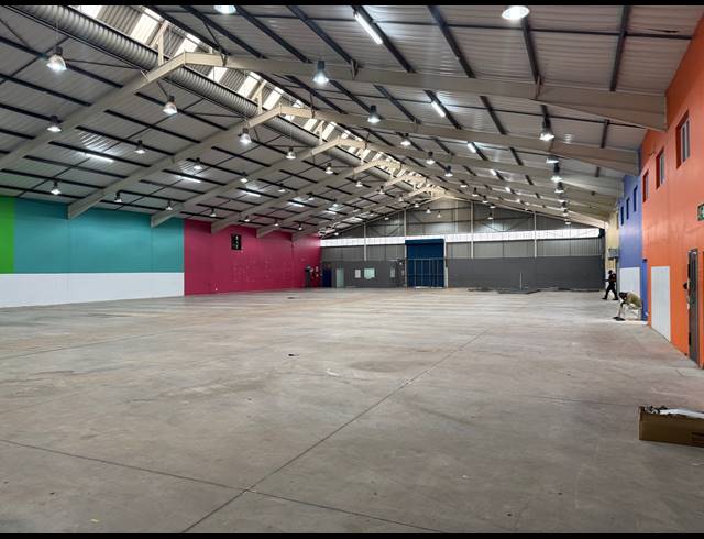 4,000M² WAREHOUSE TO LET IN UMHLALI